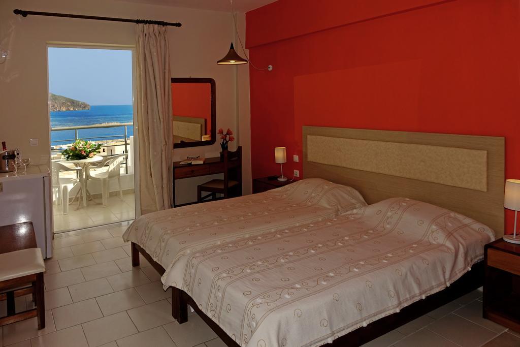 Iolkos Hotel Kárpathos Eksteriør billede