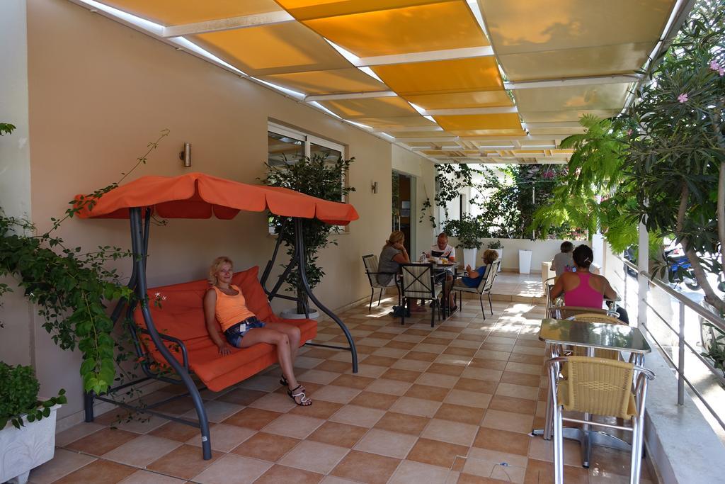 Iolkos Hotel Kárpathos Eksteriør billede
