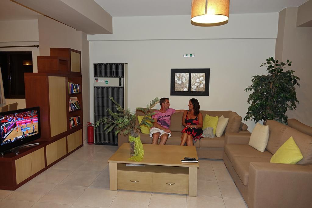 Iolkos Hotel Kárpathos Eksteriør billede