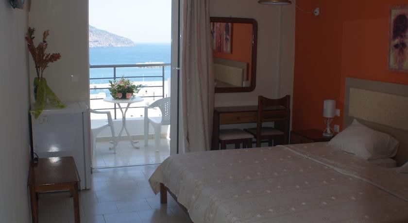 Iolkos Hotel Kárpathos Eksteriør billede