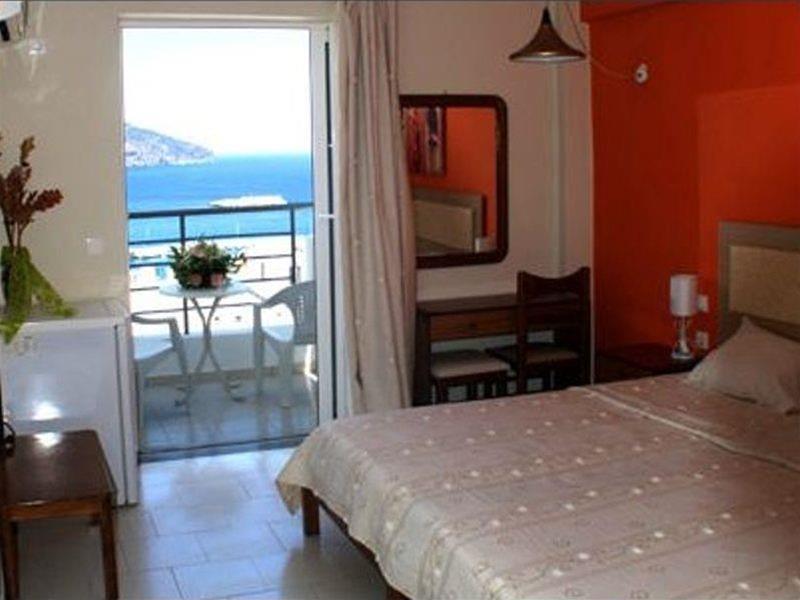 Iolkos Hotel Kárpathos Eksteriør billede
